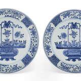 A LARGE PAIR OF CHINESE PORCELAIN BLUE AND WHITE SAUCER DISHES - photo 1