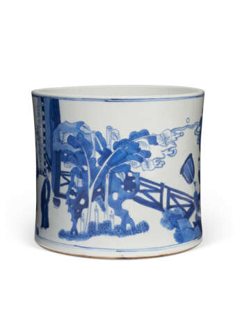 A CHINESE PORCELAIN BLUE AND WHITE CACHE POT - photo 3