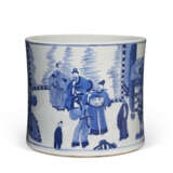 A CHINESE PORCELAIN BLUE AND WHITE CACHE POT - photo 4