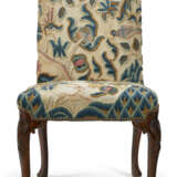 A PAIR OF GEORGE II WALNUT SIDE CHAIRS - photo 3