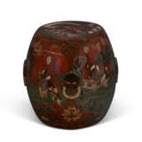 A CHINESE POLYCHROME-DECORATED WOOD GARDEN SEAT - Foto 4