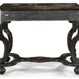 A WILLIAM AND MARY BLACK, GILT AND POLYCHROME-JAPANNED SIDE TABLE - Foto 3