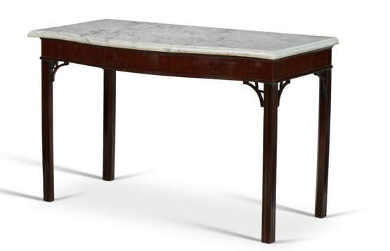 A GEORGE III MAHOGANY SIDE TABLE - фото 2