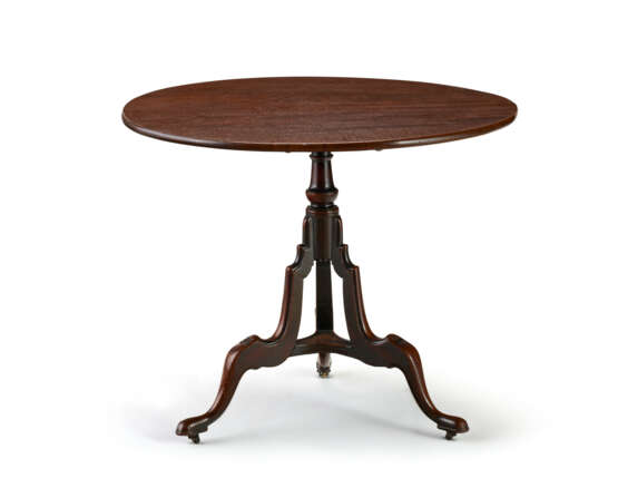 A GEORGE II MAHOGANY TRIPOD TABLE - photo 1