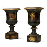 A PAIR OF REGENCY BLACK AND GILT-JAPANNED FRUITWOOD URNS - фото 1