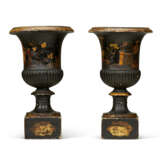 A PAIR OF REGENCY BLACK AND GILT-JAPANNED FRUITWOOD URNS - фото 3