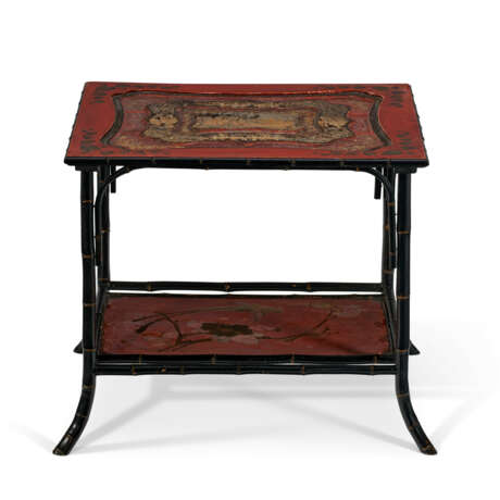 A LACQUER INSET GILT, BLACK AND RED PAINTED TWO-TIER SIDE TABLE - фото 5