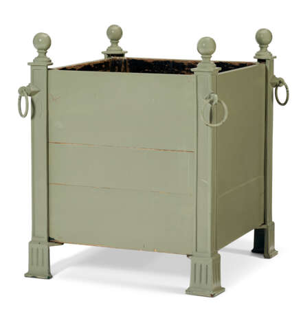A FRENCH GREEN-PAINTED CASTON IRON AND BEECH JARDINIÈRE - photo 1