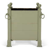A FRENCH GREEN-PAINTED CASTON IRON AND BEECH JARDINIÈRE - фото 2