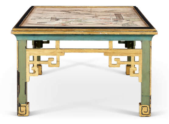 A GREEN-PAINTED, PARCEL-GILT, AND EBONIZED LOW TABLE - фото 3