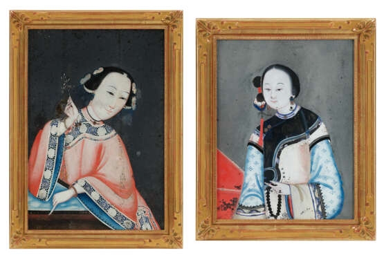 TWO CHINESE EXPORT REVERSE-PAINTED MIRRORS - Foto 1