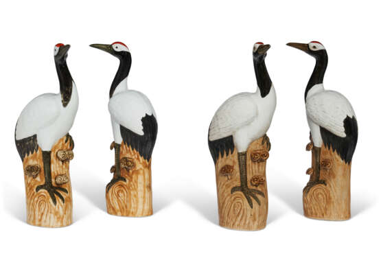 TWO PAIRS OF CHINESE EXPORT PORCELAIN MODELS OF CRANES - photo 5