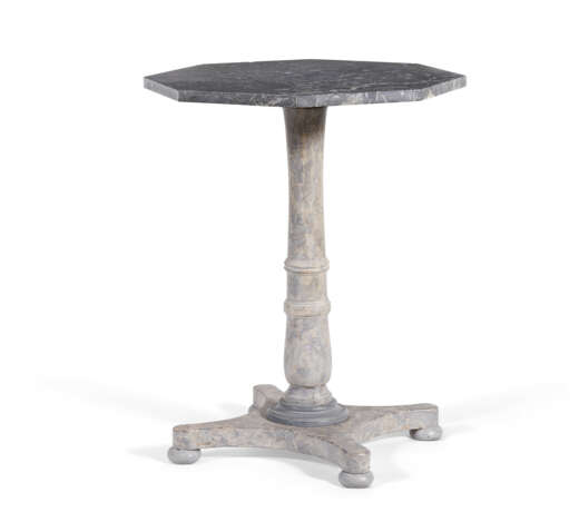 AN ITALIAN MARBLE OCCASIONAL TABLE - Foto 2