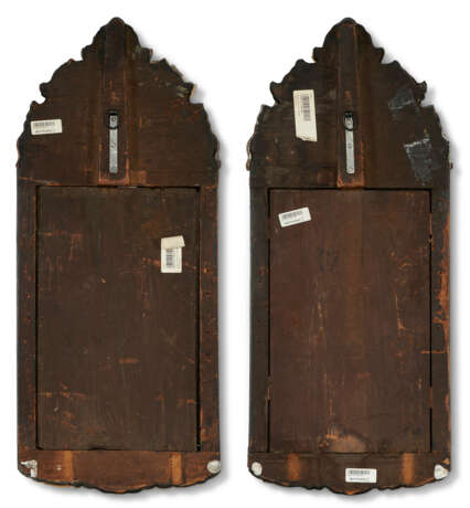 A PAIR OF NORTH EUROPEAN ENGRAVED GLASS MIRRORS - photo 3