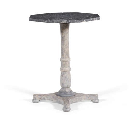 AN ITALIAN MARBLE OCCASIONAL TABLE - Foto 4