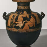 AN ATTIC RED-FIGURED HYDRIA - photo 2