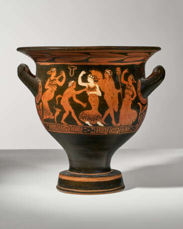 AN ATTIC RED-FIGURED BELL-KRATER - photo 1