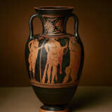 AN ATTIC RED-FIGURED NECK-AMPHORA - фото 4