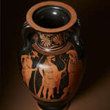 AN ATTIC RED-FIGURED NECK-AMPHORA - фото 5