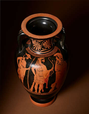 AN ATTIC RED-FIGURED NECK-AMPHORA - фото 5