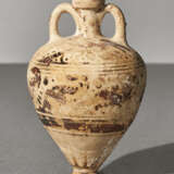 FOUR GREEK AND ETRUSCAN POTTERY VESSELS - photo 11