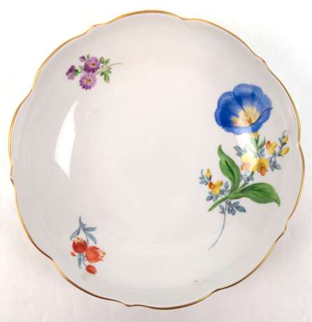 Meissen-Schälchen, Bunte Blume 2 mir Goldrand, Neuer Ausschnitt, 1. Wahl, H. 4,5 cm, Dm. 17,5 cm - photo 1