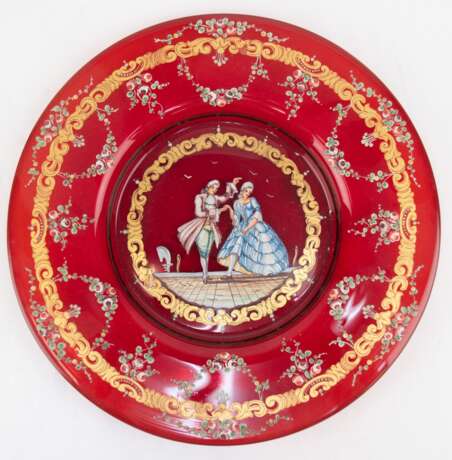 Murano-Teller um 1900, wohl Salviati, rotes Glas, mit polychromer Email- und Goldmalerei, Dm. 32 cm - photo 1