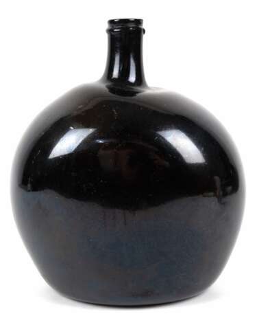 Flasche, dunkelbraunes Waldglas, stark gebauchter, abgeflachter Korpus mit Abriss, H. 25 cm - photo 1