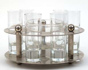 Wodka-Kaviar-Set, verchromter Metallständer mit 6 Wodka-Gläsern, H. 10,5 cm um mittiger Kaviar-Schale, Dm. 9,5 cm, Ständer-H. 8 cm, Dm. 20