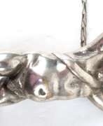 Silverware. &amp;quot;Schwebender Engel&amp;quot;, Ende 19. Jh., Bronze versilbert, an Kette hängend, H. 23 cm