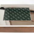Foto-Kasten, Holzkorpus mit versilbertem Fotorahmen als Scharnierdeckel, innen schwarzer Samt, 7,5x24x19 cm - Auktionsarchiv