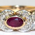 Ring, 585er GG/WG, besetzt mit oval facettiertem Rubin und kl. Diamanten, ges. 2,68 g, RG 56 - Архив аукционов