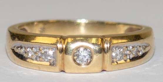 Ring, 585er GG, besetzt mit 5 Brillanten von zus. ca. 0,09 ct., ges. 2,8 g, RG 50 - Foto 1