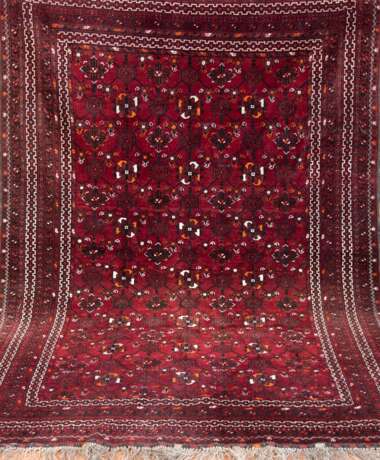Afghan, Wolle auf Wolle, rotgrundig, Fransen fehlen teilweise, 152x220 cm - фото 1