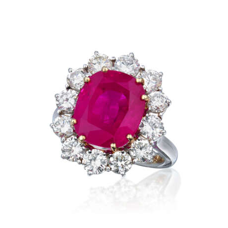SET OF RUBY AND DIAMOND EARRINGS AND RING - photo 2