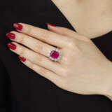 SET OF RUBY AND DIAMOND EARRINGS AND RING - фото 6