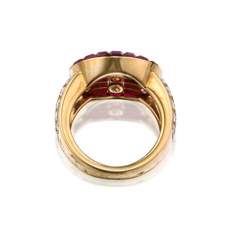 VAN CLEEF & ARPELS RUBY AND DIAMOND 'MYSTERY SET' RING - photo 2