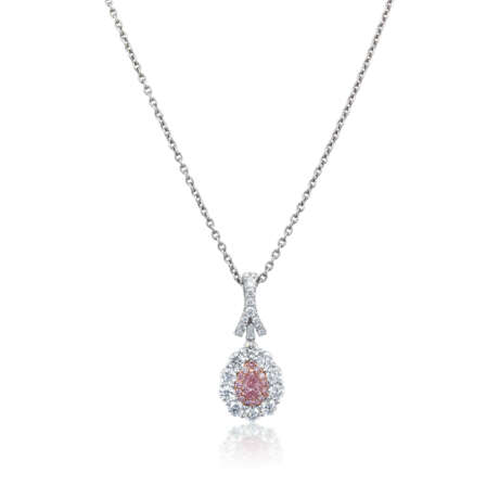 COLOURED DIAMOND AND DIAMOND PENDENT NECKLACE - photo 4