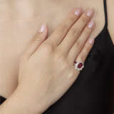NO RESERVE - SET OF RUBY AND DIAMOND RING AND EARRINGS - Foto 6