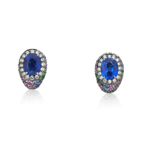 SET OF SAPPHIRE, COLOURED SAPPHIRE AND DIAMOND EARRINGS AND RING - photo 4