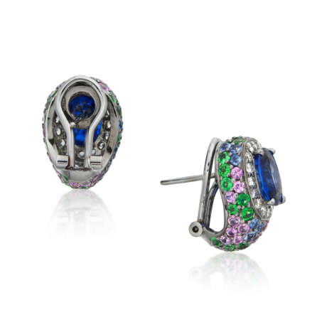 SET OF SAPPHIRE, COLOURED SAPPHIRE AND DIAMOND EARRINGS AND RING - photo 5