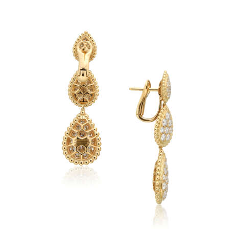 NO RESERVE - BOUCHERON DIAMOND 'SERPENT BOHÈME' EARRINGS; TOGETHER WITH VAN CLEEF & ARPELS MOTHER-OF-PEARL 'ALHAMBRA' EARRINGS - photo 3