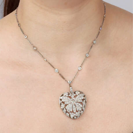 NO RESERVE - DIAMOND PENDENT NECKLACE - photo 5