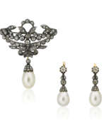 Perles. NO RESERVE - SET OF NATURAL PEARL AND DIAMOND BROOCH AND EARRINGS