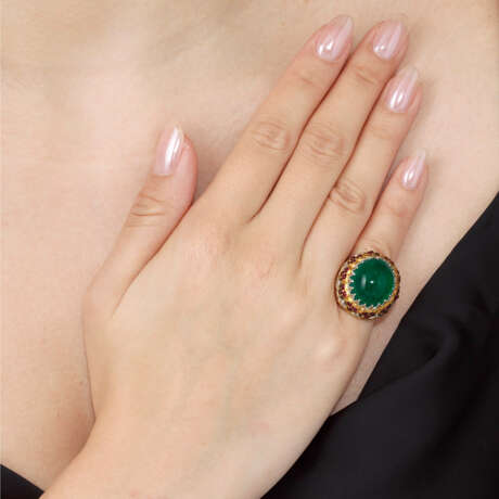 SET OF EMERALD, RUBY AND DIAMOND EARRINGS AND RING - Foto 6