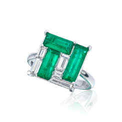 EMERALD AND DIAMOND RING