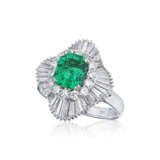 NO RESERVE - EMERALD AND DIAMOND RING/PENDANT; TOGETHER WITH RUBY AND DIAMOND RING - фото 2