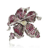 NO RESERVE - RUBY AND COLOURED DIAMOND BROOCH/PENDENT - photo 2