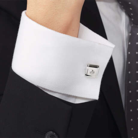 NO RESERVE - PIAGET DIAMOND CUFFLINKS; TOGETHER WITH SET OF DIAMOND RING AND CUFFLINKS - Foto 9