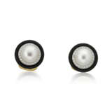 NO RESERVE - CULTURED-PEARL, DIAMOND AND ONYX CUFFLINKS; TOGETHER WITH ONYX AND DIAMOND CUFFLINKS - Foto 4